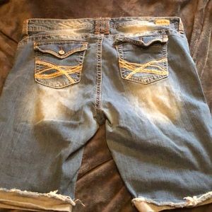 Reign size 16 Bermuda shorts
